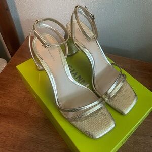 Gianni Bini Sexy Gold Strappy Heels/Sandal